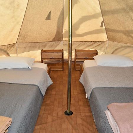 Camping Oliana المظهر الخارجي الصورة