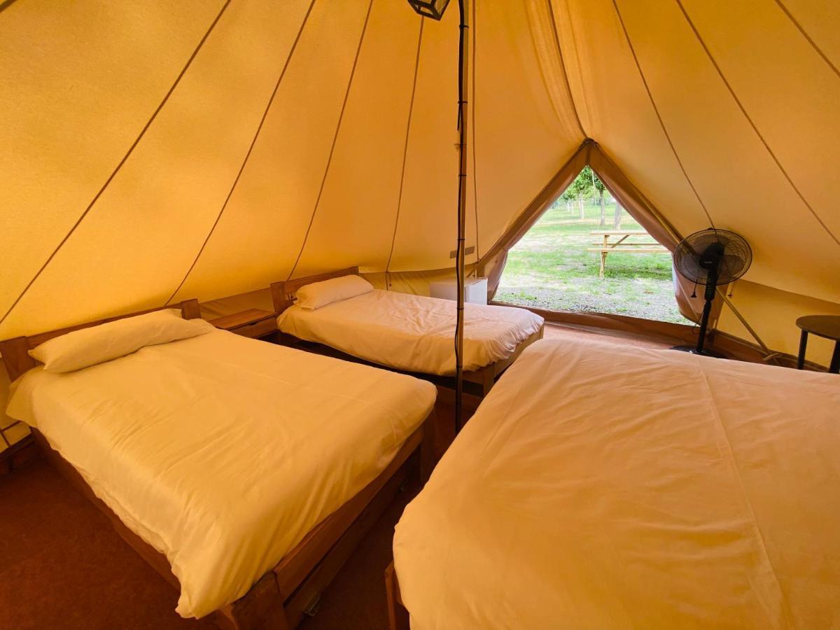Camping Oliana المظهر الخارجي الصورة