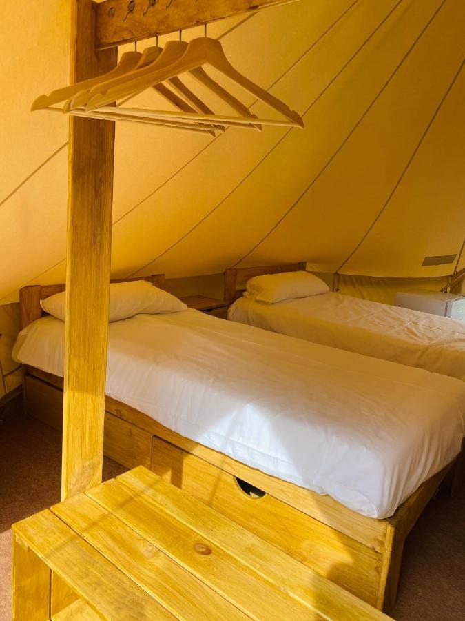 Camping Oliana المظهر الخارجي الصورة
