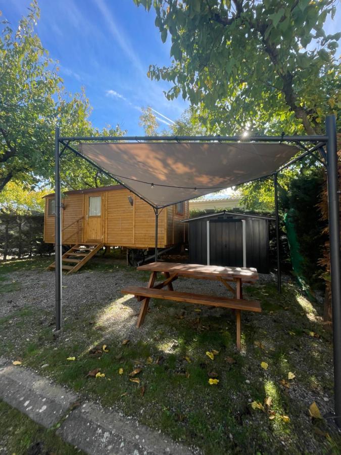 Camping Oliana المظهر الخارجي الصورة