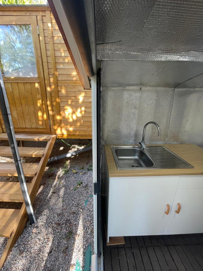 Camping Oliana المظهر الخارجي الصورة