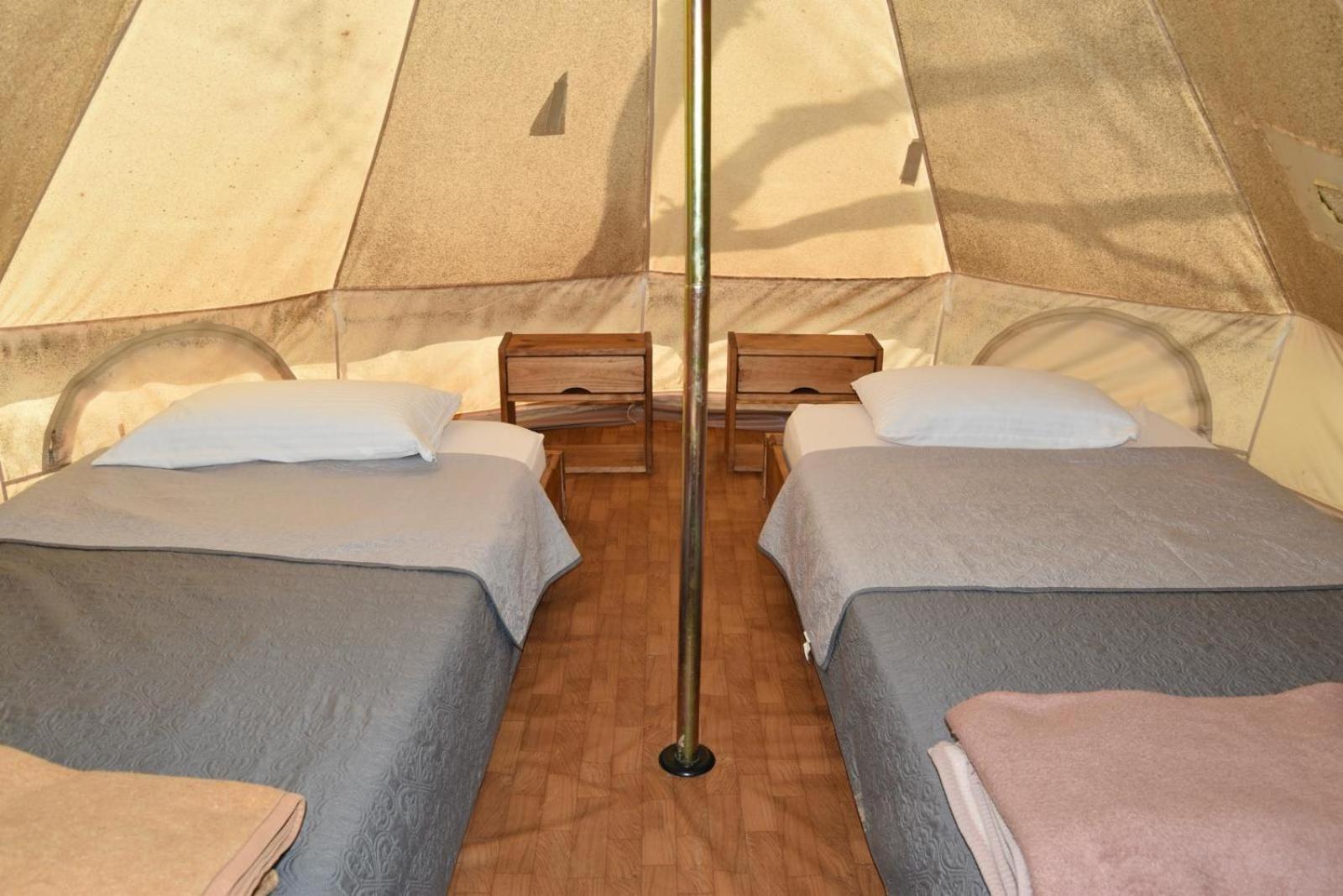 Camping Oliana المظهر الخارجي الصورة