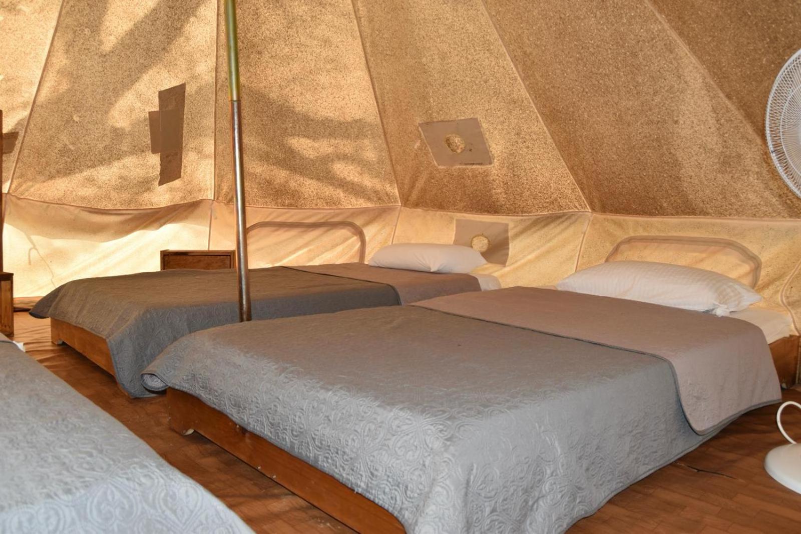 Camping Oliana المظهر الخارجي الصورة
