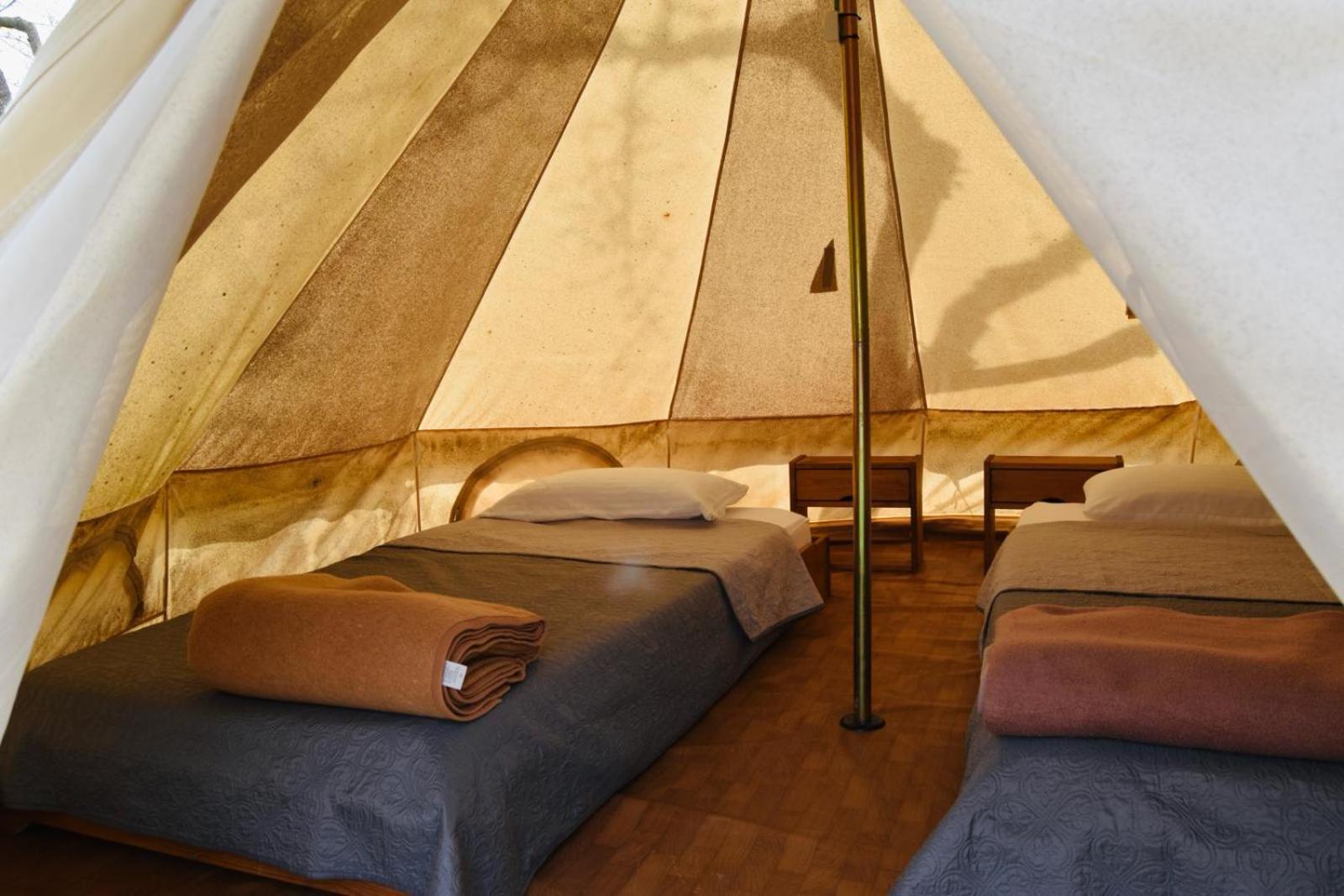 Camping Oliana المظهر الخارجي الصورة