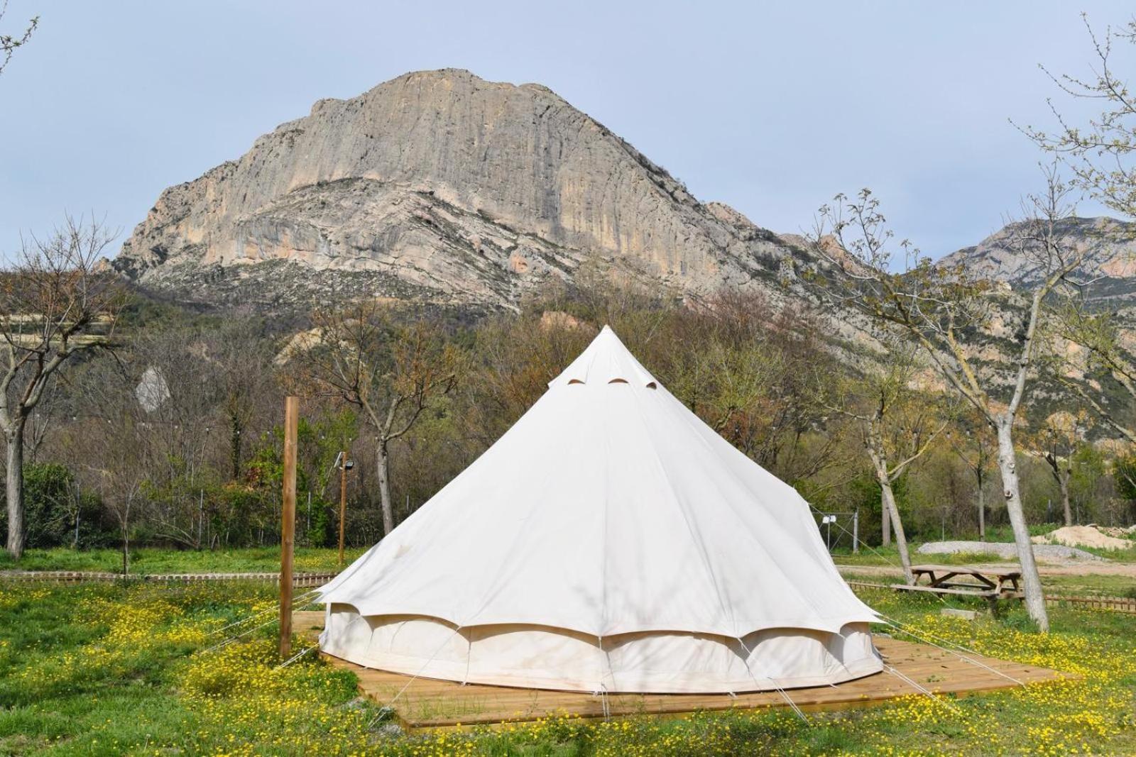 Camping Oliana المظهر الخارجي الصورة