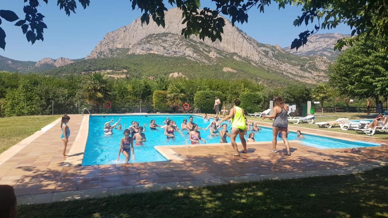 Camping Oliana المظهر الخارجي الصورة
