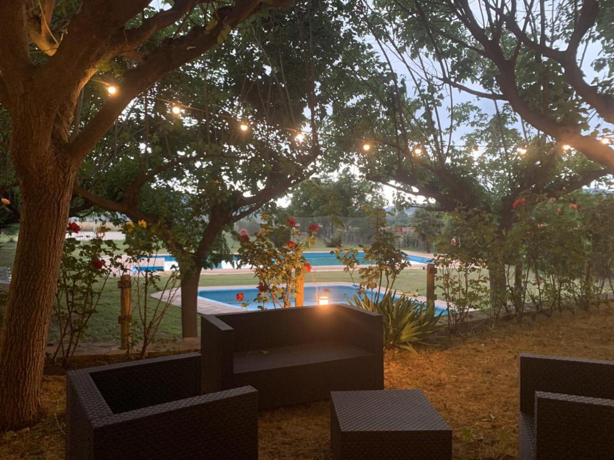 Camping Oliana المظهر الخارجي الصورة